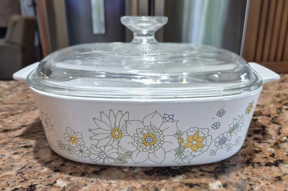 Corning Ware Floral Bouquet 2 Liter with Lid